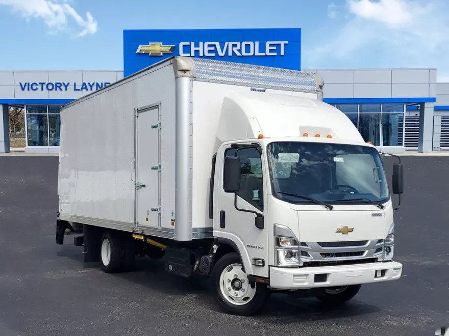 2024 Chevrolet Silverado photo 1