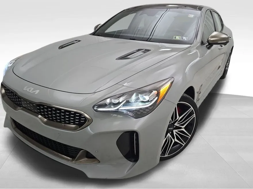 2022 Kia Stinger GT2 photo 1
