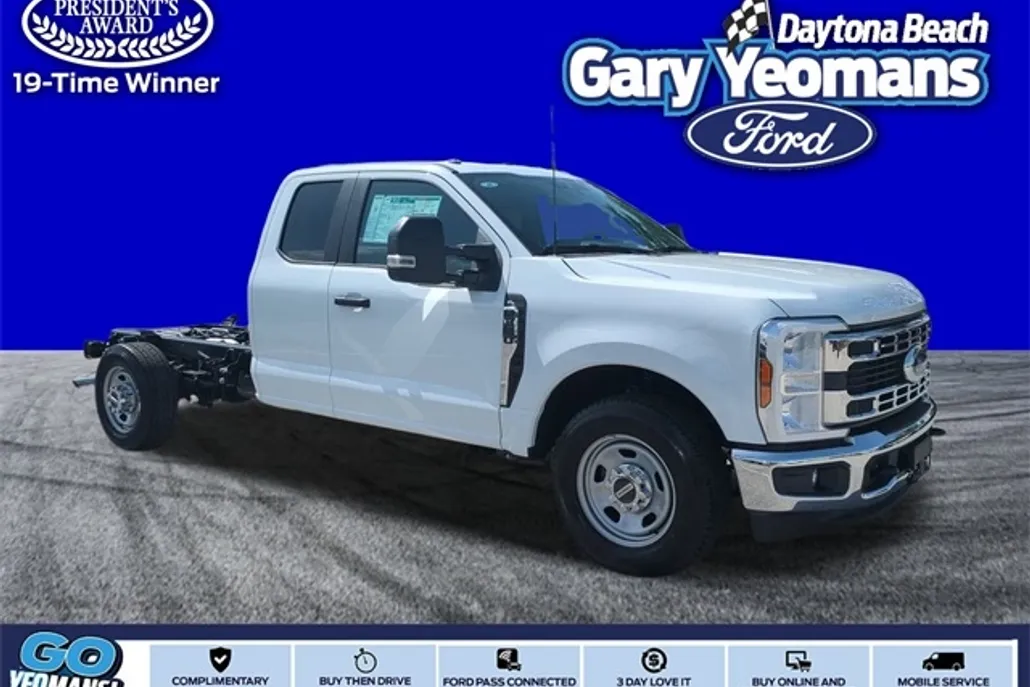 2025 Ford F-350 XL photo 1