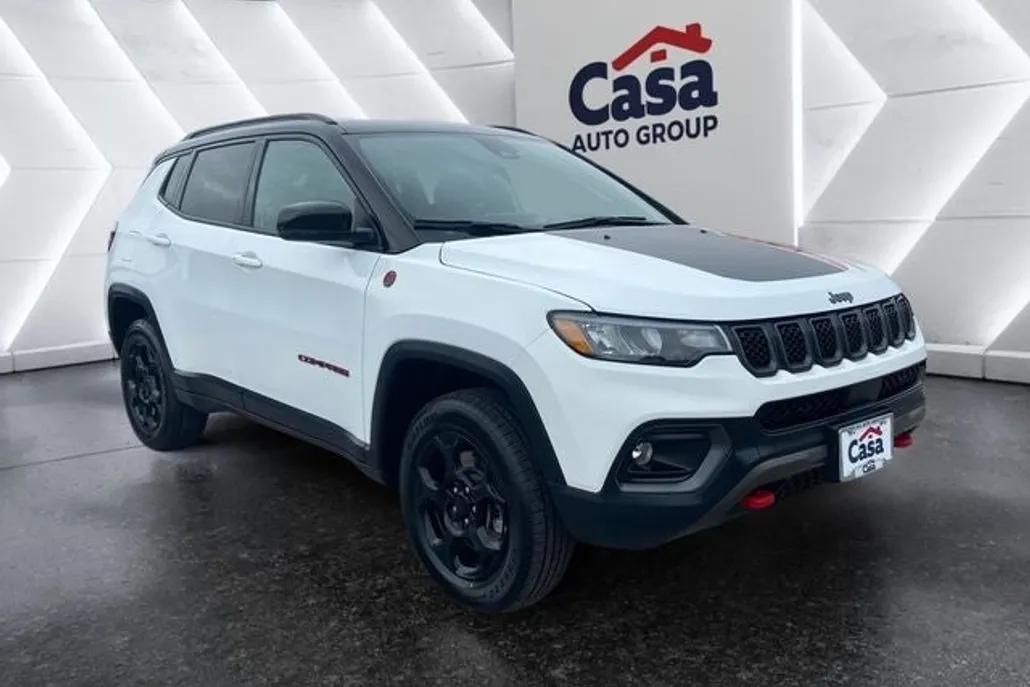 2024 Jeep Compass Trailhawk photo 1