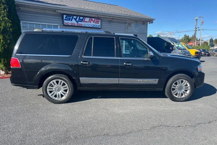 2014 Lincoln Navigator L photo 1