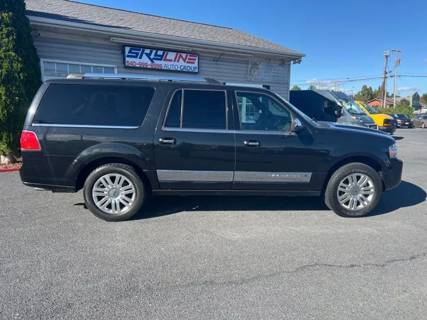 2014 Lincoln Navigator L photo 1
