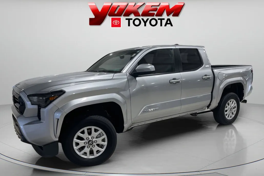 2024 Toyota Tacoma SR5 photo 1