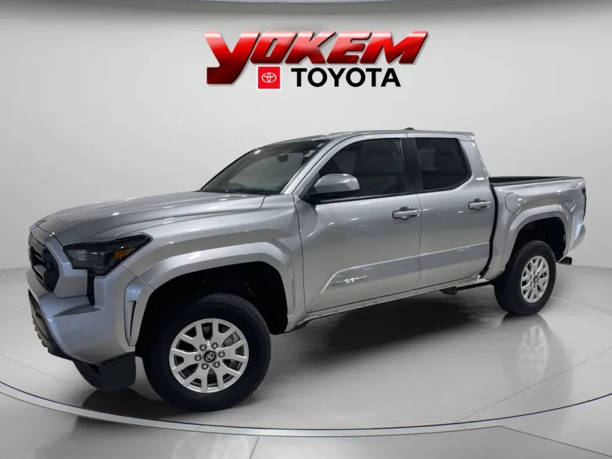 2024 Toyota Tacoma SR5 photo 1