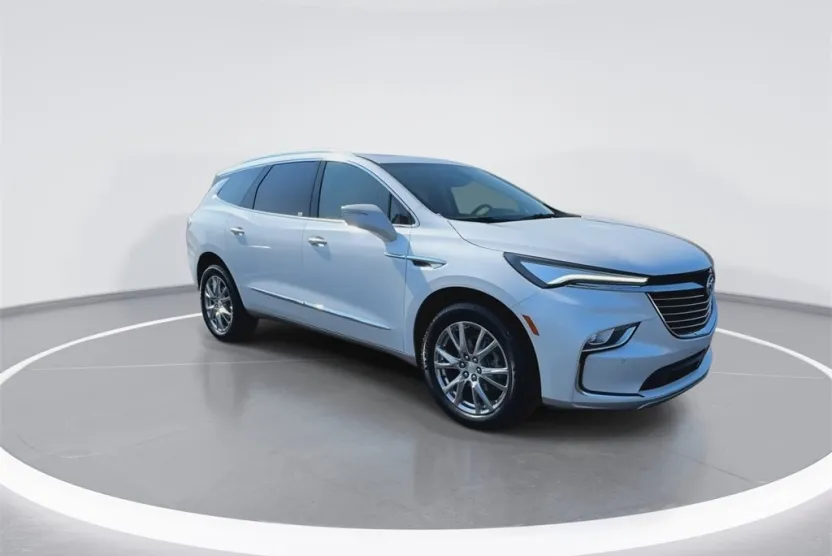 2022 Buick Enclave Essence photo 1