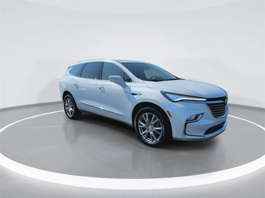 2022 Buick Enclave Essence photo 1