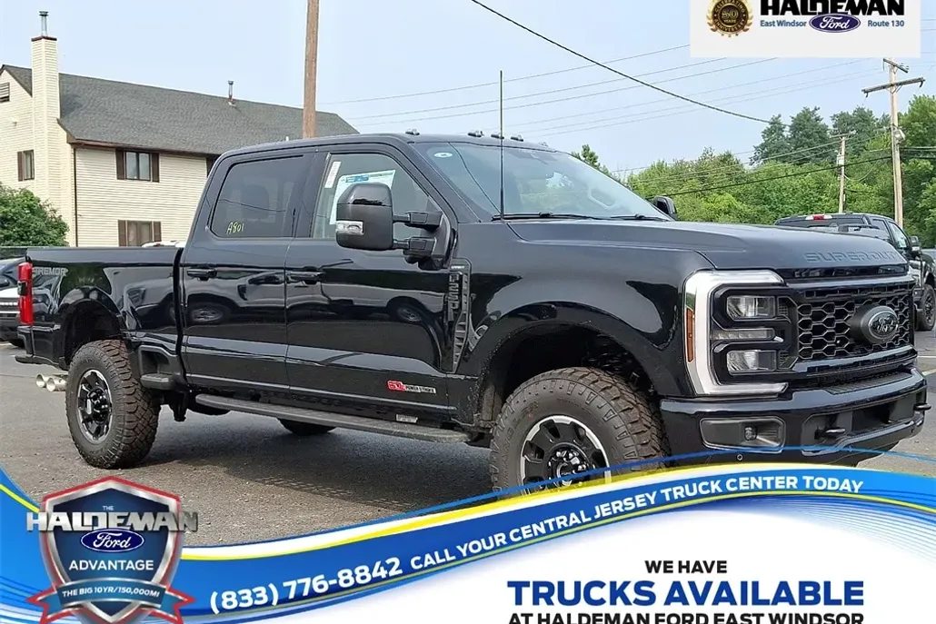 2025 Ford F-250 Lariat photo 1
