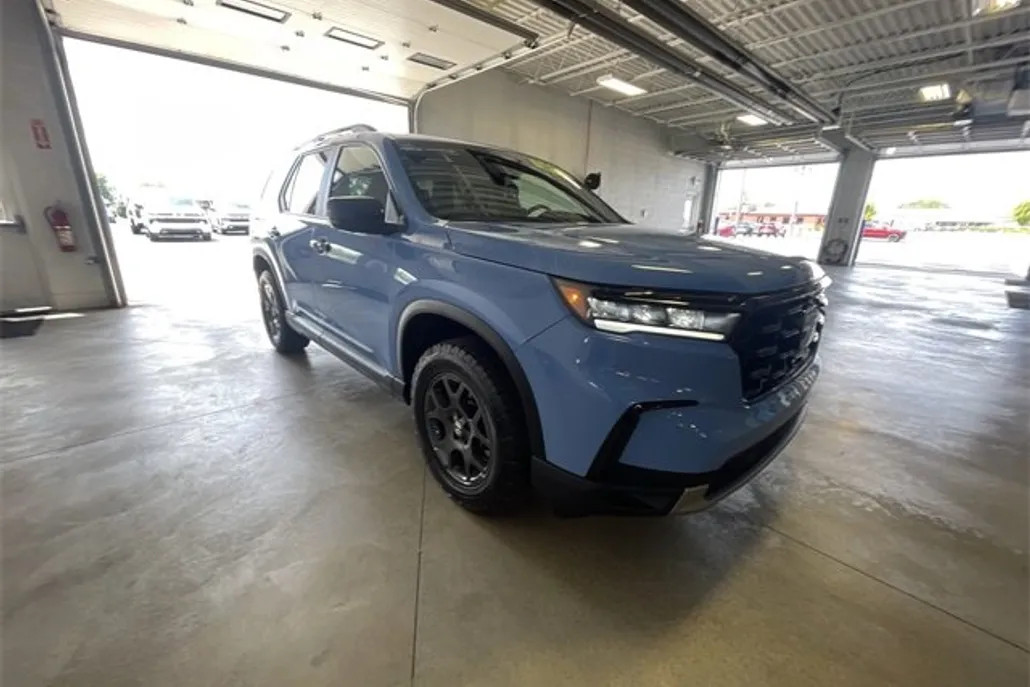 2024 Honda Pilot TrailSport photo 1