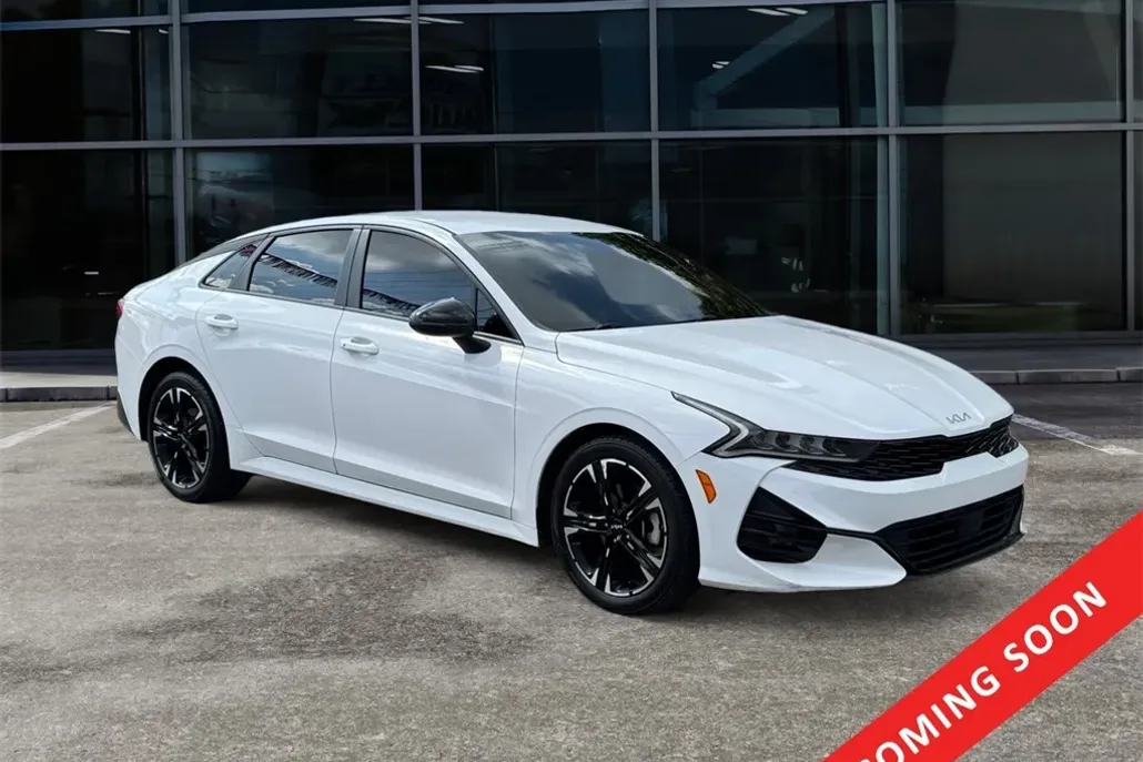 2022 Kia K5 GT-Line photo 1