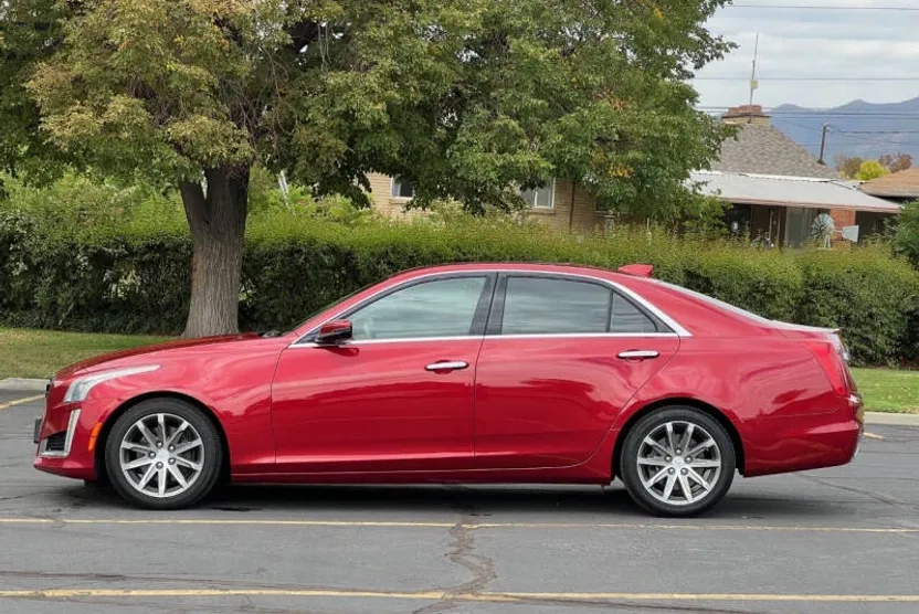 2016 Cadillac CTS Luxury photo 1