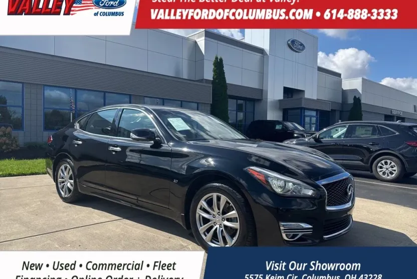 2016 Infiniti Q70 photo 1