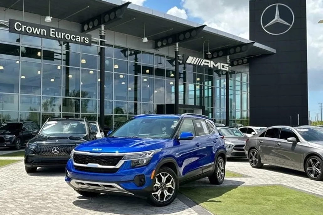 2023 Kia Seltos EX photo 1