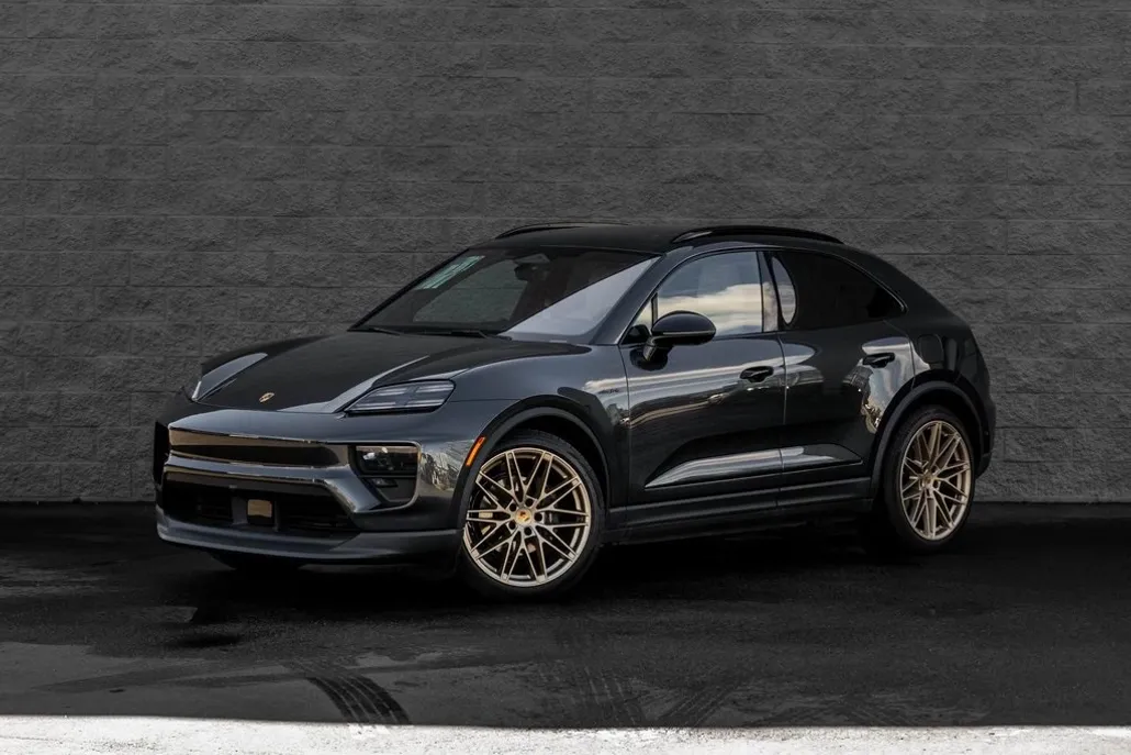 2024 Porsche Macan Electric 4 photo 1