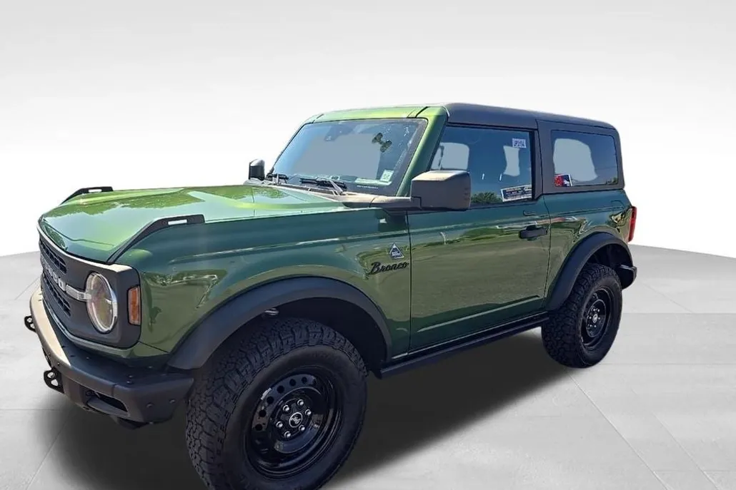 2022 Ford Bronco Black Diamond photo 1