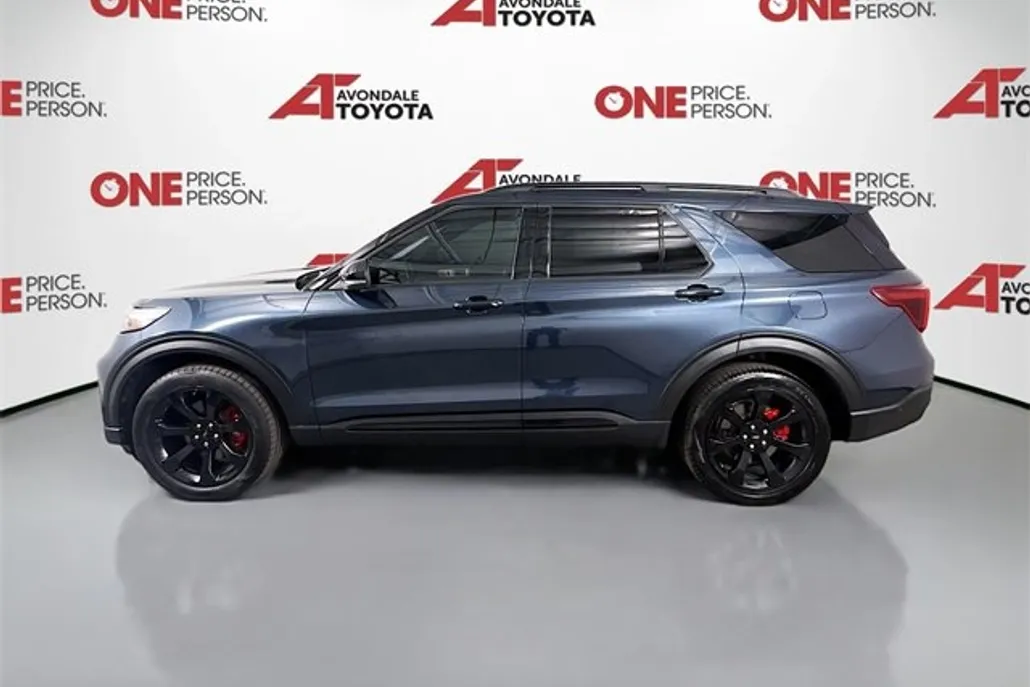2022 Ford Explorer ST photo 1