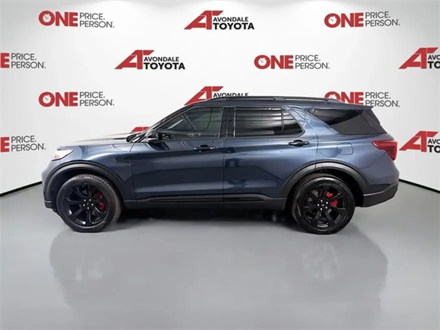 2022 Ford Explorer ST photo 1