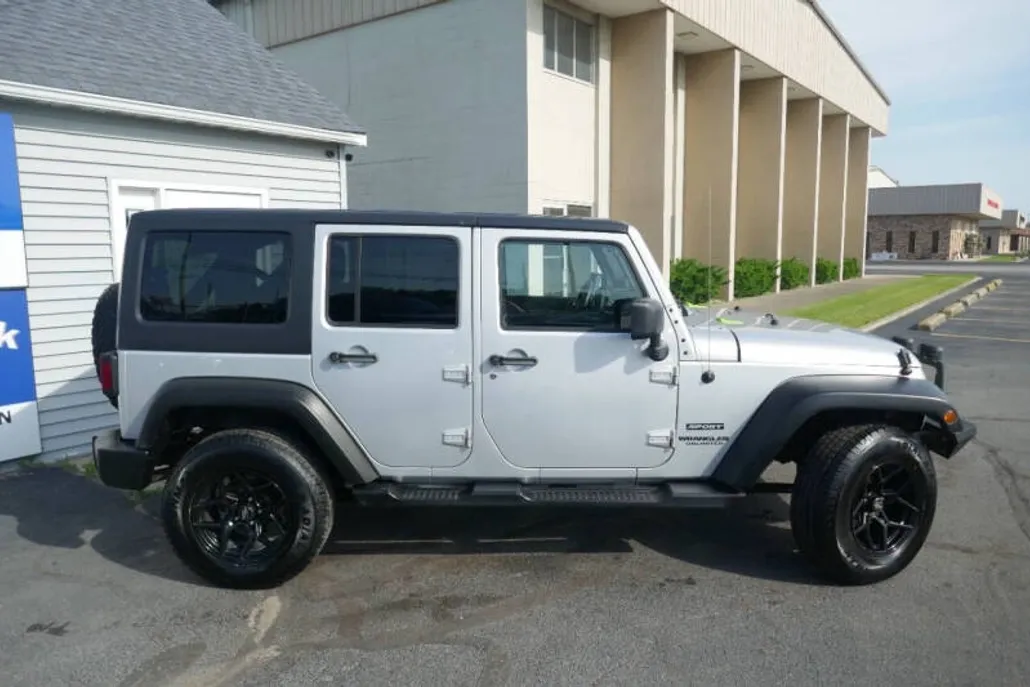 2012 Jeep Wrangler Unlimited Sport photo 1