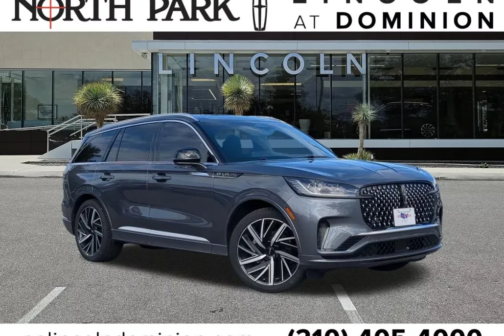 2025 Lincoln Aviator Black Label photo 1