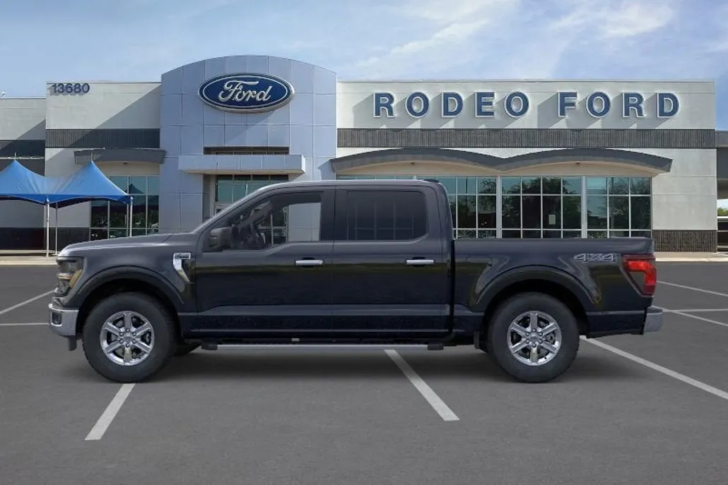 2025 Ford F-150 XLT photo 1
