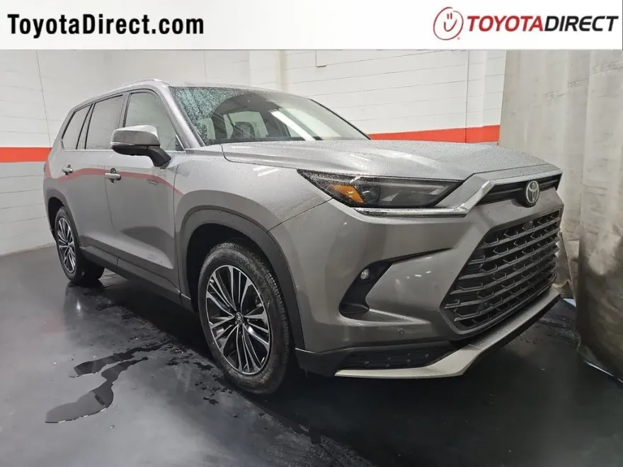 2026 Toyota Highlander Hybrid Platinum photo 1