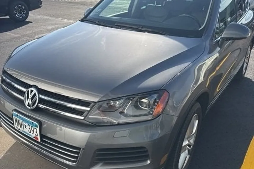 2013 Volkswagen Touareg V6 FSI TDI photo 1