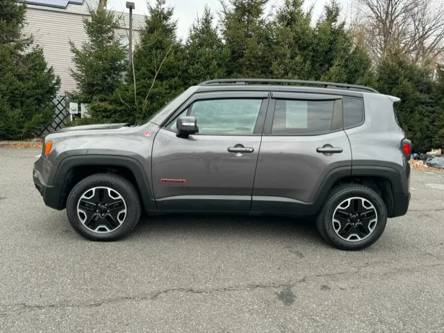 2016 Jeep Renegade Trailhawk photo 5