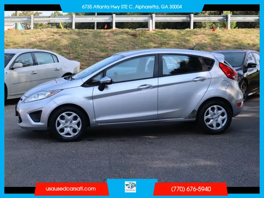 2013 Ford Fiesta SE photo 1