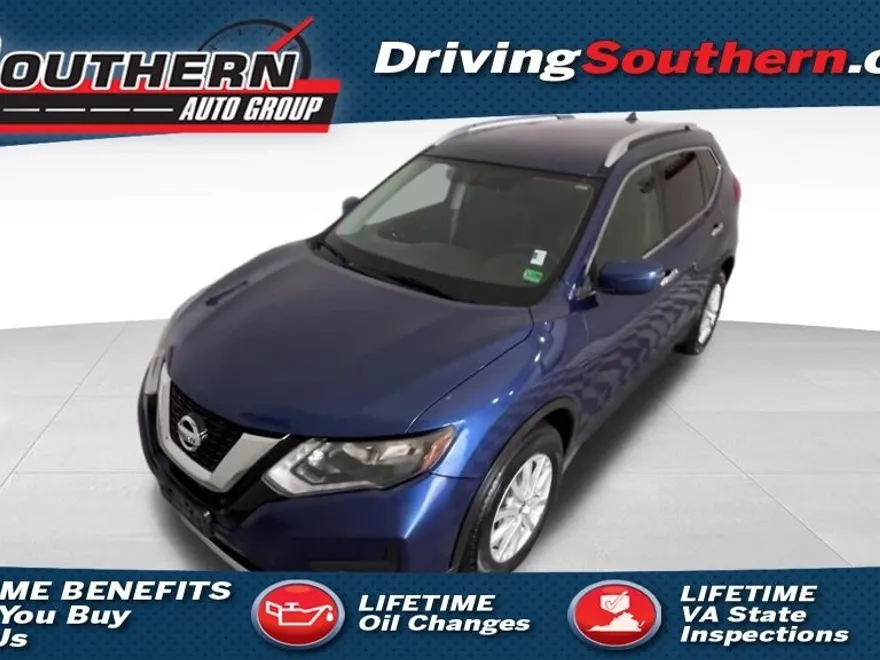 2017 Nissan Rogue SV photo 1