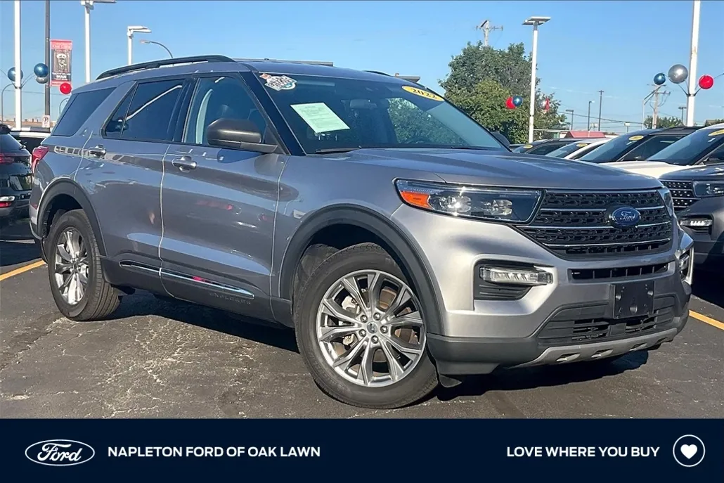 2022 Ford Explorer XLT photo 1