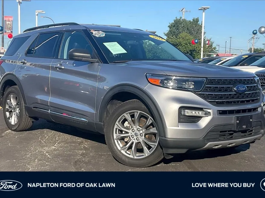 2022 Ford Explorer XLT photo 1