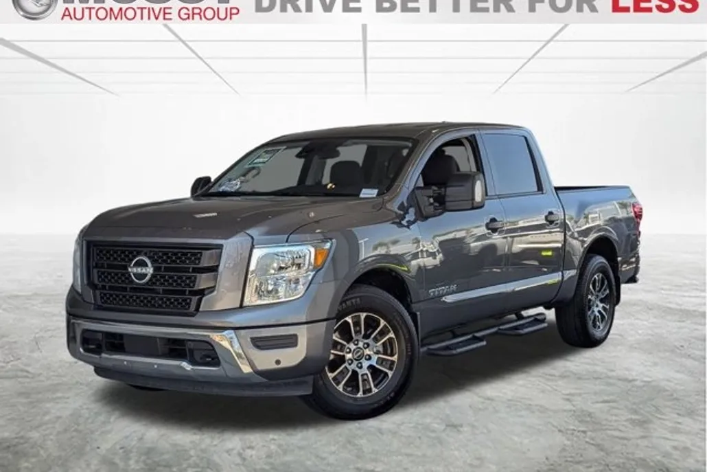 2023 Nissan Titan SV photo 1