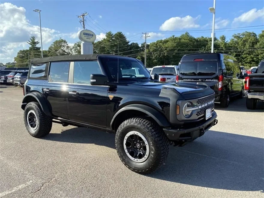 2022 Ford Bronco Badlands photo 1