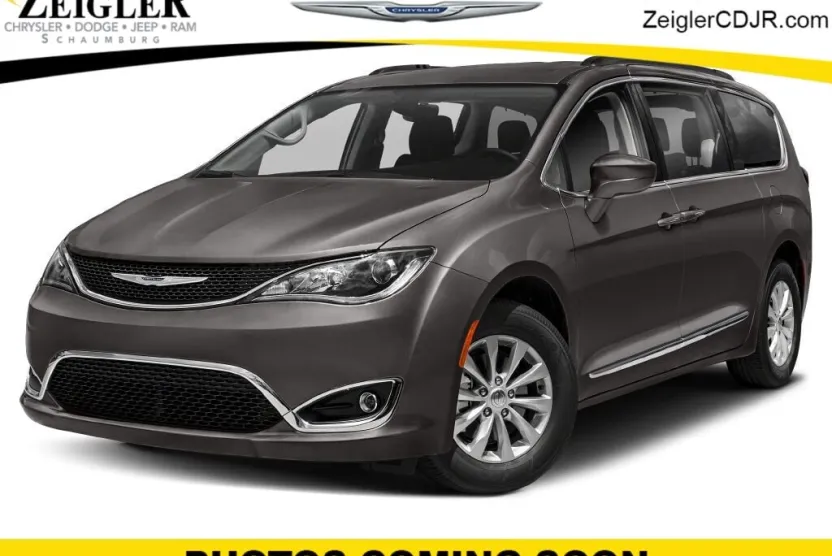2020 Chrysler Pacifica Touring Plus photo 1