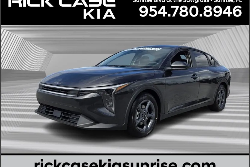 2025 Kia K4 LXS photo 1