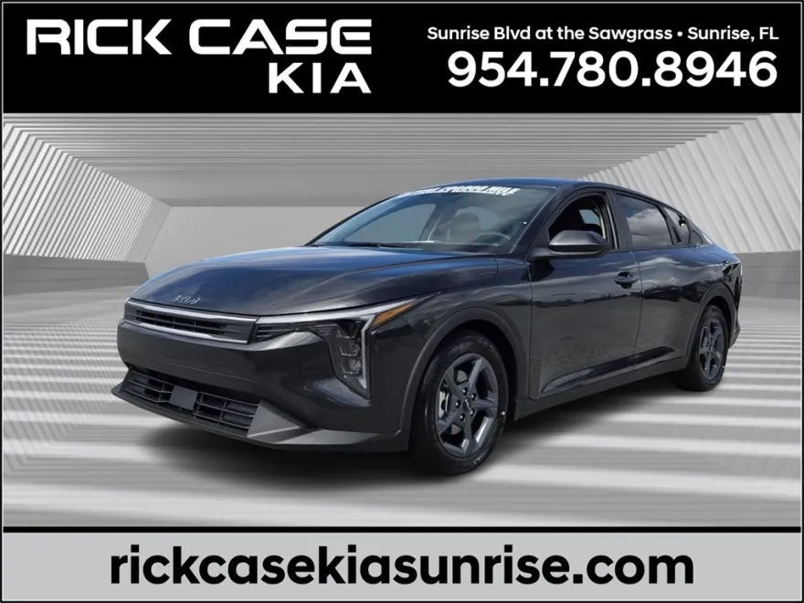 2025 Kia K4 LXS photo 1
