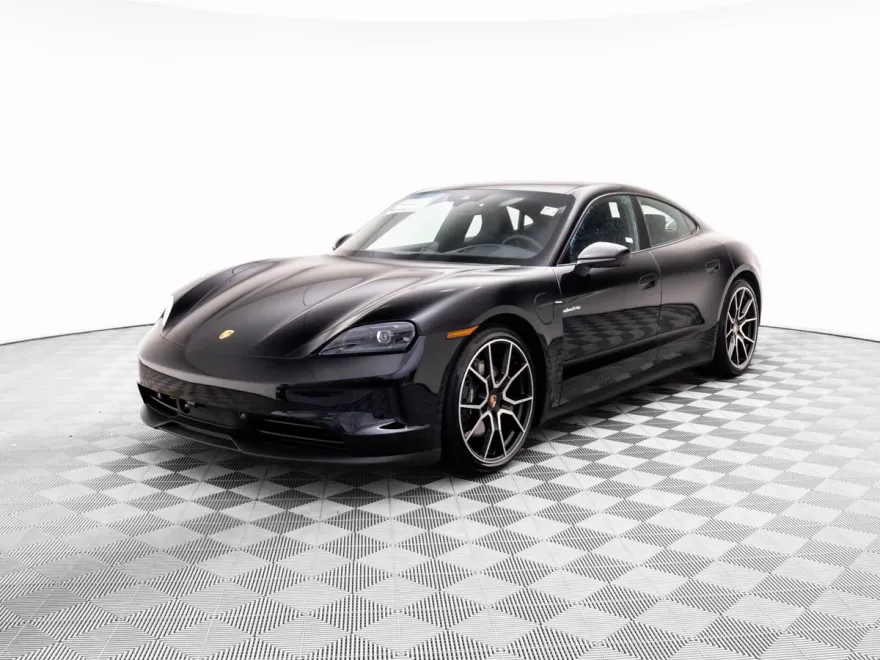 2025 Porsche Taycan photo 1
