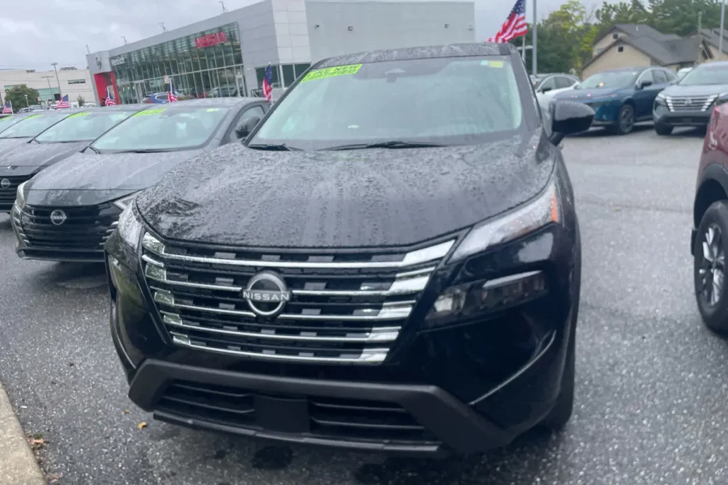 2026 Nissan Rogue SV photo 1
