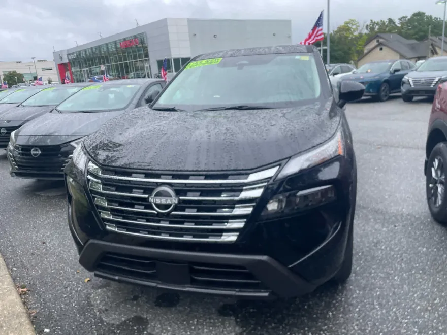 2026 Nissan Rogue SV photo 1