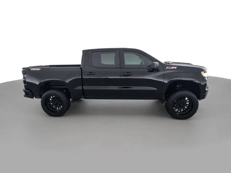 2022 Chevrolet Silverado Trail Boss LT photo 1