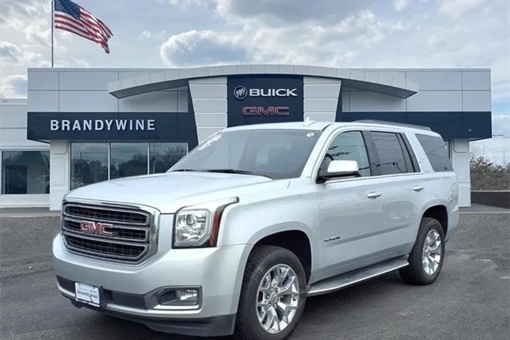 2017 Gmc Yukon SLE photo 1