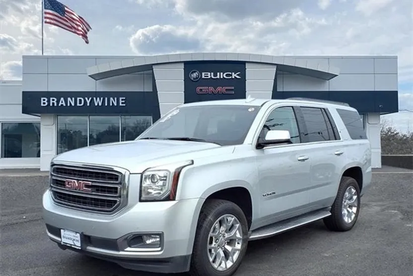 2017 Gmc Yukon SLE photo 1