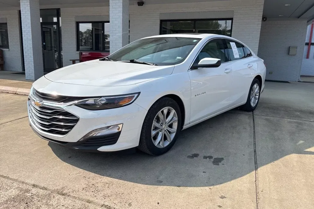 2024 Chevrolet Malibu 1LT photo 1