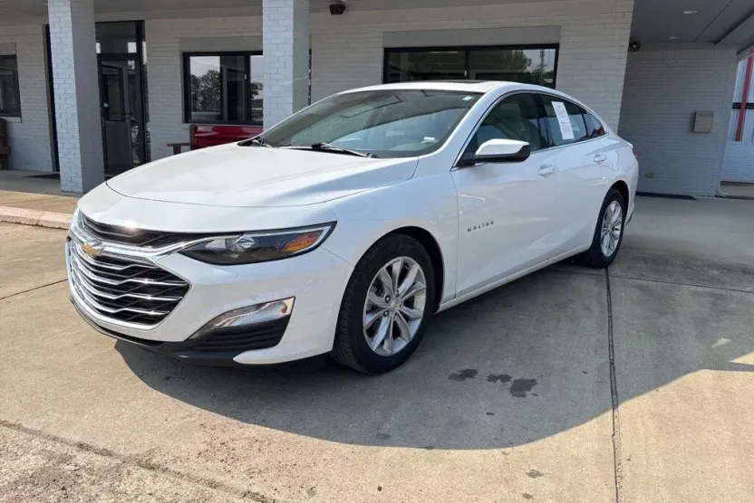 2024 Chevrolet Malibu 1LT photo 1