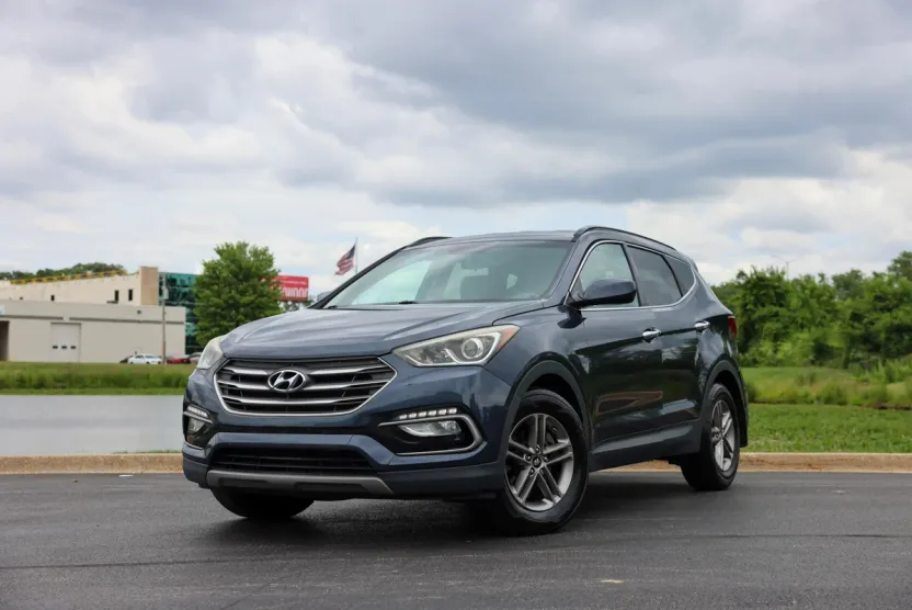 2017 Hyundai Santa Fe Limited Sport photo 1