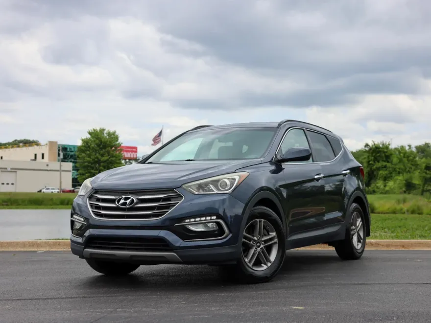 2017 Hyundai Santa Fe Limited Sport photo 1