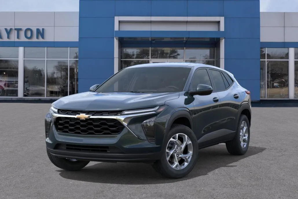 2025 Chevrolet Trax LS photo 1