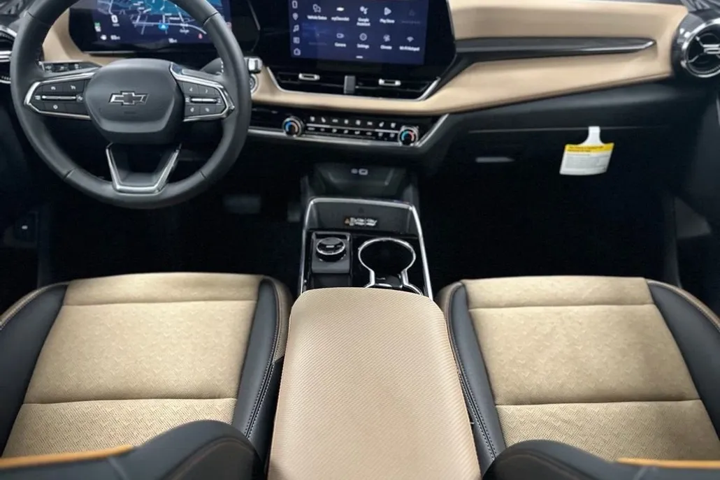 2026 Chevrolet Equinox ACTIV photo 1