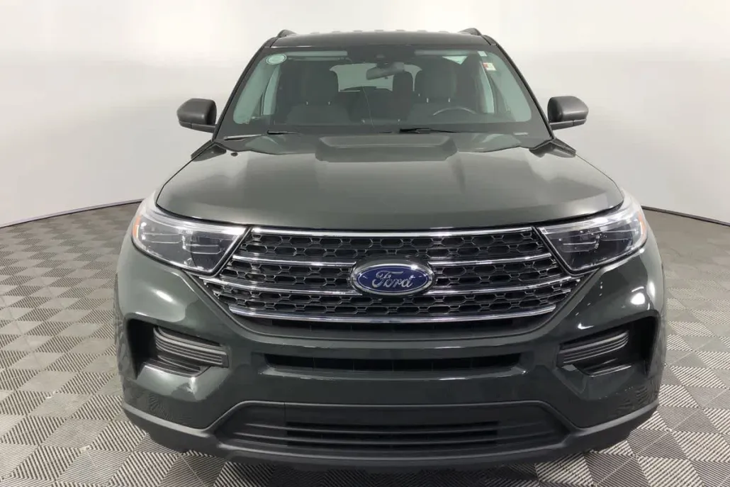 2022 Ford Explorer XLT photo 1