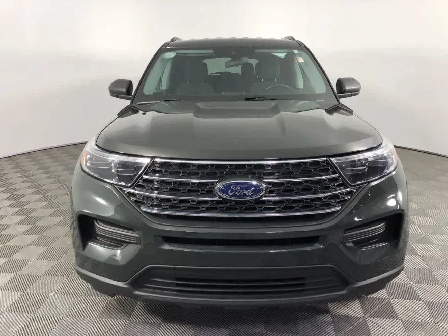 2022 Ford Explorer XLT photo 1