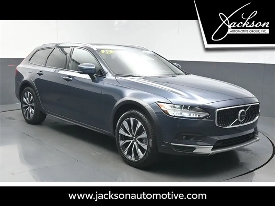 2025 Volvo V90 Cross Country B6 Plus photo 1